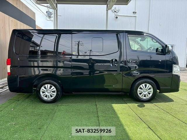 Nissan NV350 Caravan 2022-01 6996691-16