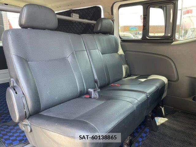 Nissan NV350 Caravan 2013-03 6996696-9