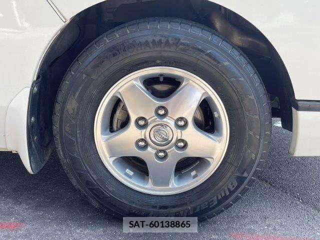 Nissan NV350 Caravan 2013-03 6996696-14
