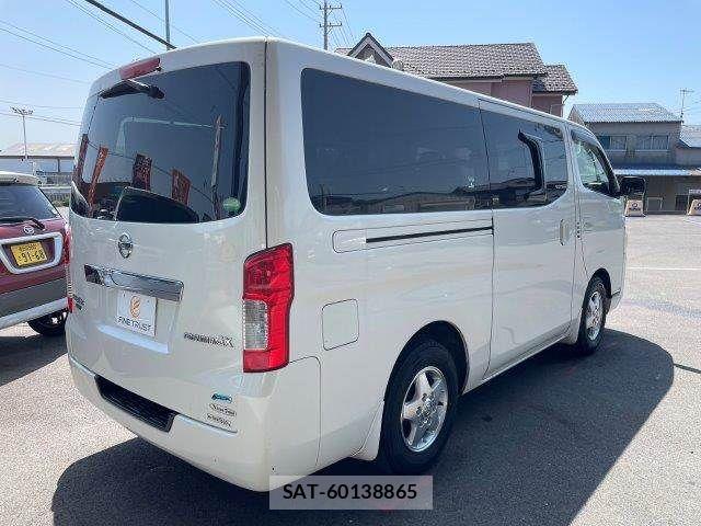 Nissan NV350 Caravan 2013-03 6996696-18