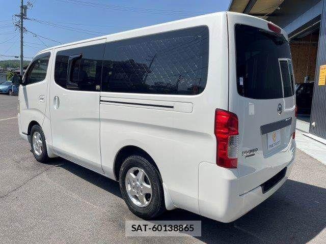 Nissan NV350 Caravan 2013-03 6996696-20