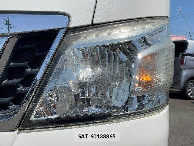 Nissan NV350 Caravan 2013-03 6996696-22