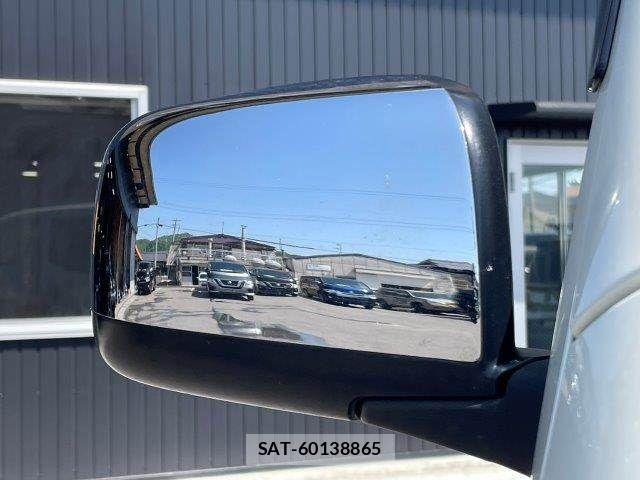 Nissan NV350 Caravan 2013-03 6996696-27