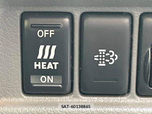 Nissan NV350 Caravan 2013-03 6996696-6