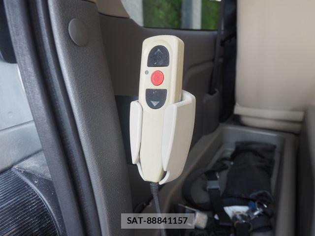 Nissan NV350 Caravan 2013-09 7021161-15