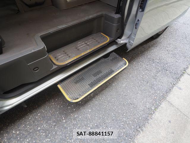 Nissan NV350 Caravan 2013-09 7021161-16