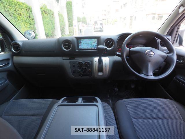 Nissan NV350 Caravan 2013-09 7021161-1