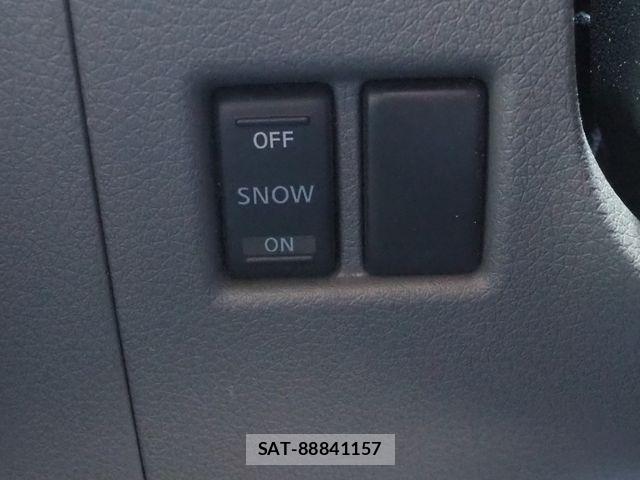 Nissan NV350 Caravan 2013-09 7021161-8