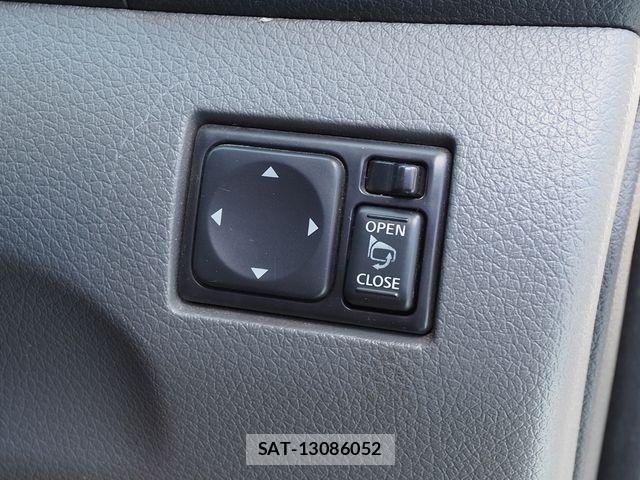 Nissan NV350 Caravan 2014-03 7060077-10