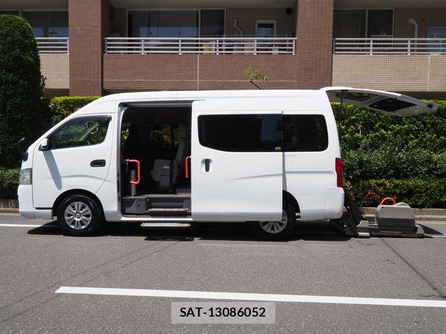 Nissan NV350 Caravan 2014-03 7060077-20