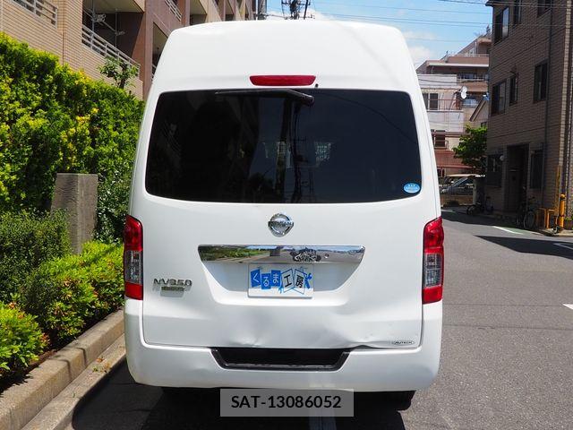 Nissan NV350 Caravan 2014-03 7060077-26