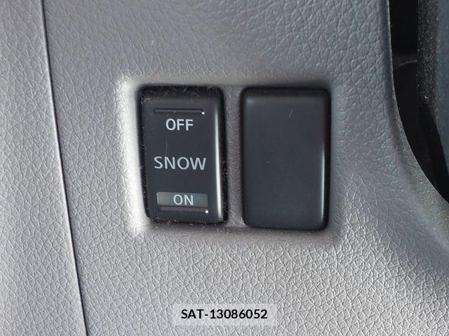 Nissan NV350 Caravan 2014-03 7060077-6