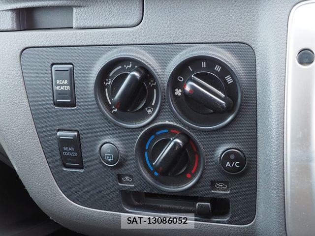 Nissan NV350 Caravan 2014-03 7060077-7