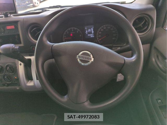 Nissan NV350 Caravan 2016-12 7060075-9