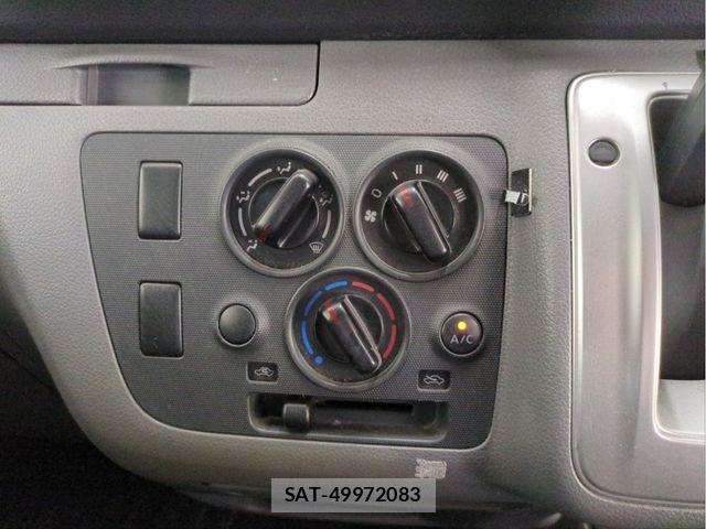 Nissan NV350 Caravan 2016-12 7060075-13
