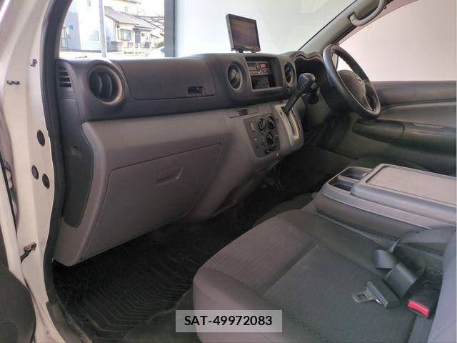 Nissan NV350 Caravan 2016-12 7060075-2