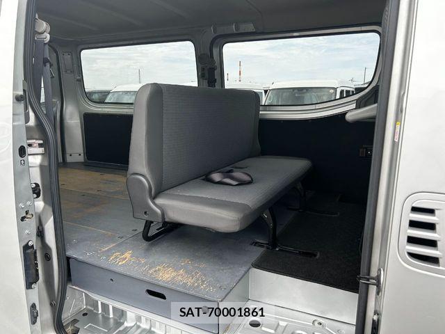 Nissan NV350 Caravan 2021-03 7021150-14