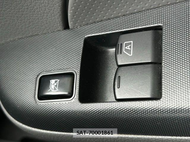 Nissan NV350 Caravan 2021-03 7021150-23