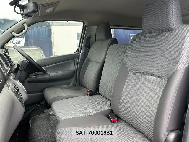 Nissan NV350 Caravan 2021-03 7021150-27