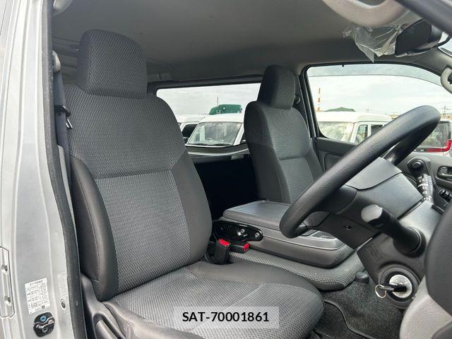 Nissan NV350 Caravan 2021-03 7021150-5