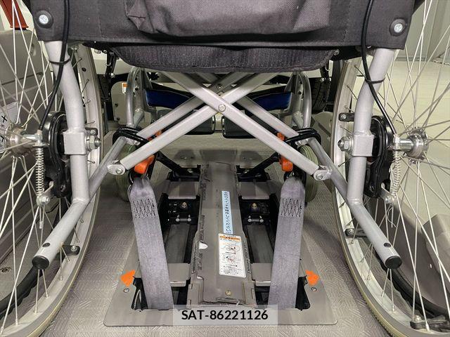 Nissan NV350 Caravan 2019-01 7223178-7