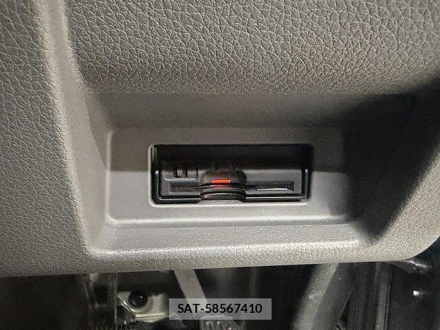 Nissan NV350 Caravan 2019-06 7223175-11