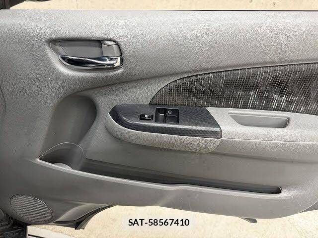 Nissan NV350 Caravan 2019-06 7223175-14