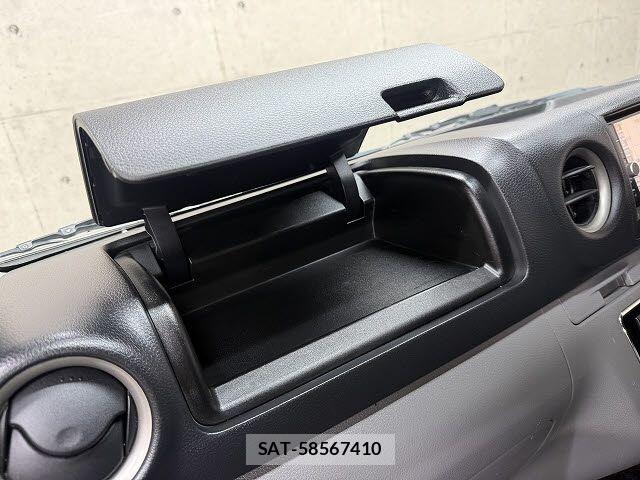 Nissan NV350 Caravan 2019-06 7223175-15