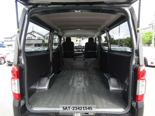 Nissan NV350 Caravan 2020-03 7223176-17