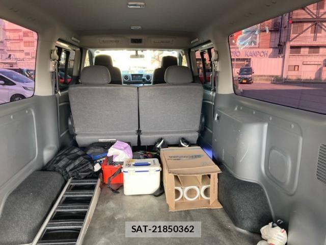 Nissan NV350 Caravan 2014-02 7223163-9