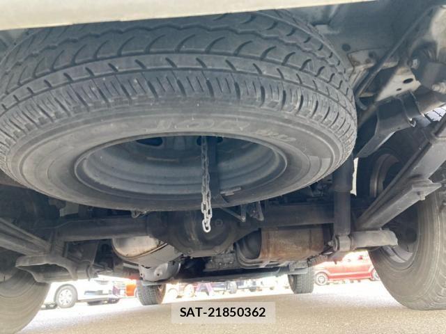 Nissan NV350 Caravan 2014-02 7223163-11