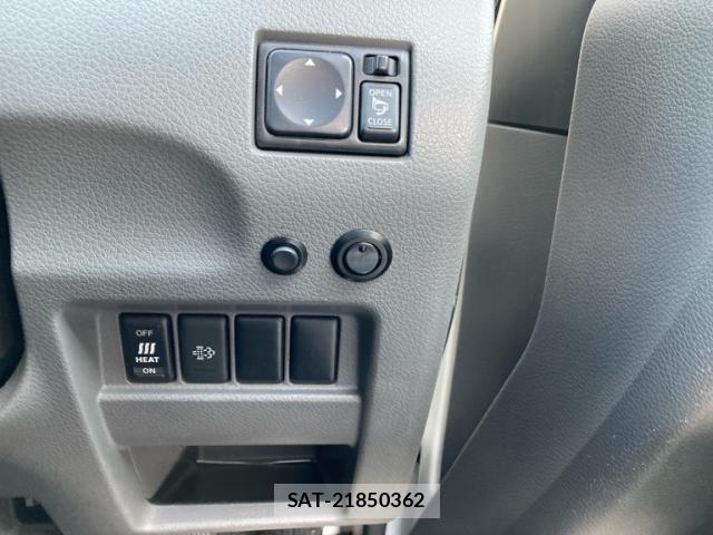 Nissan NV350 Caravan 2014-02 7223163-17