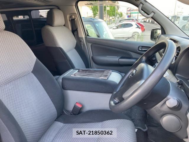 Nissan NV350 Caravan 2014-02 7223163-19