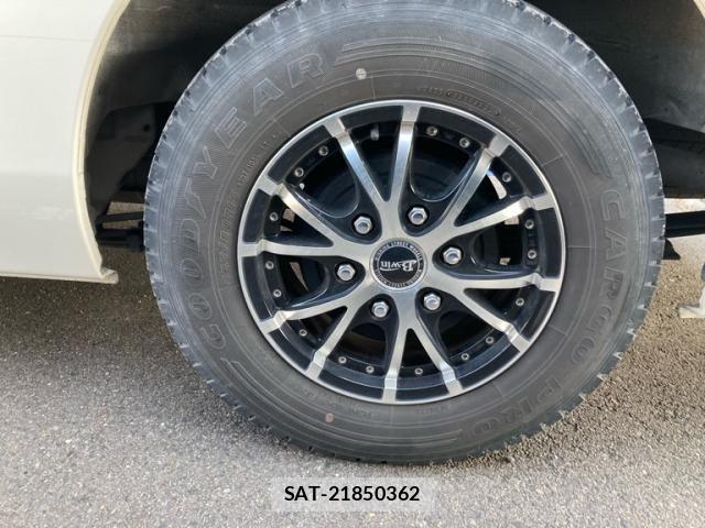 Nissan NV350 Caravan 2014-02 7223163-5
