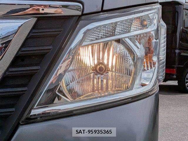Nissan NV350 Caravan 2018-06 7223173-10