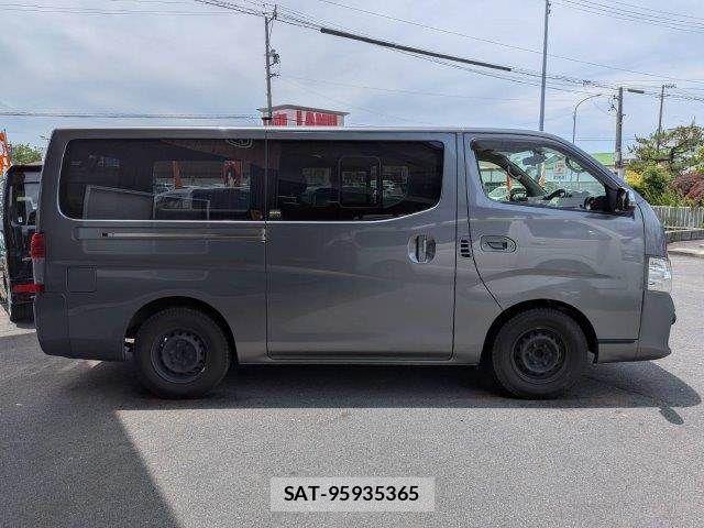 Nissan NV350 Caravan 2018-06 7223173-15