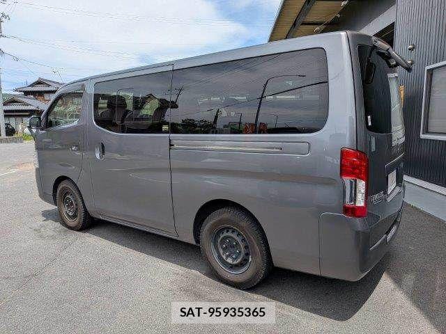 Nissan NV350 Caravan 2018-06 7223173-18
