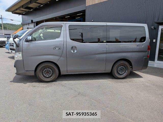 Nissan NV350 Caravan 2018-06 7223173-19