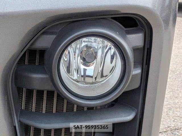 Nissan NV350 Caravan 2018-06 7223173-22