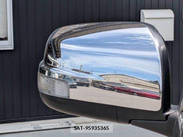 Nissan NV350 Caravan 2018-06 7223173-25