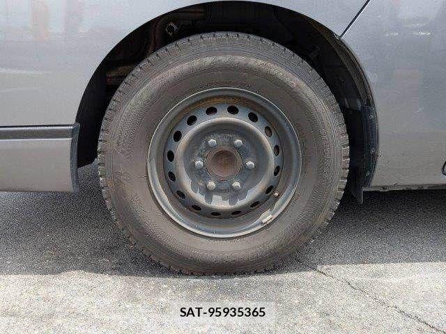 Nissan NV350 Caravan 2018-06 7223173-26