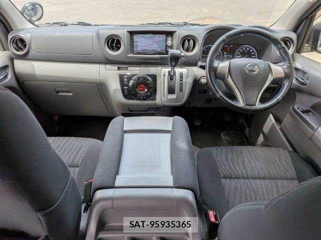 Nissan NV350 Caravan 2018-06 7223173-2