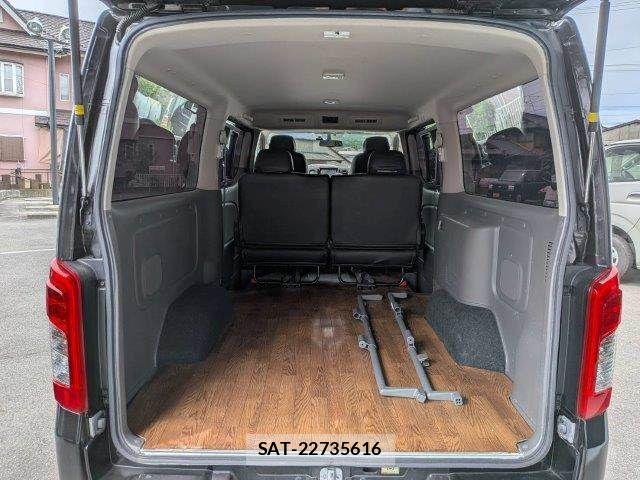 Nissan NV350 Caravan 2017-07 7217894-9
