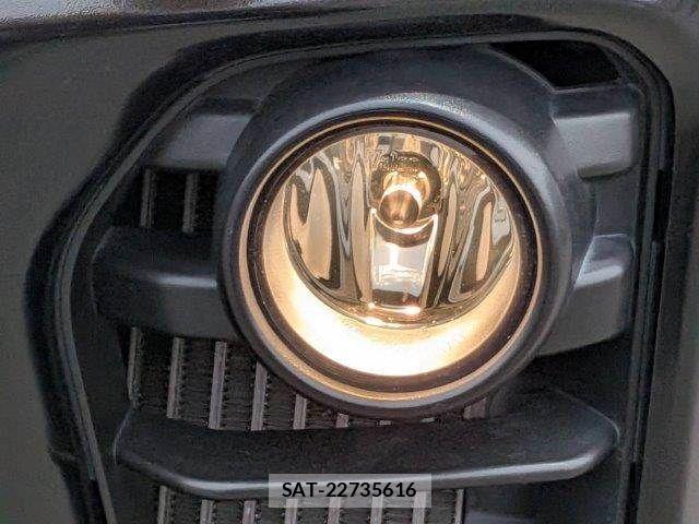 Nissan NV350 Caravan 2017-07 7217894-12