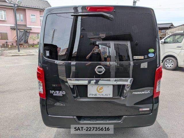 Nissan NV350 Caravan 2017-07 7217894-18