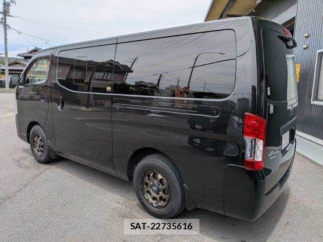 Nissan NV350 Caravan 2017-07 7217894-19