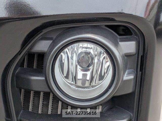 Nissan NV350 Caravan 2017-07 7217894-23