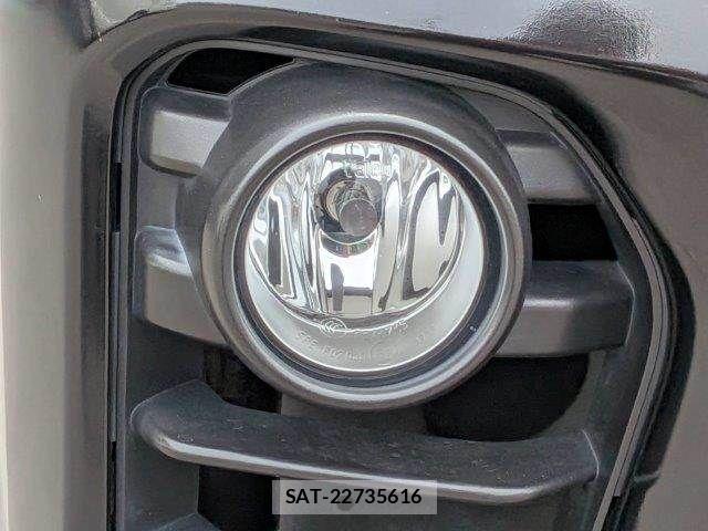 Nissan NV350 Caravan 2017-07 7217894-24