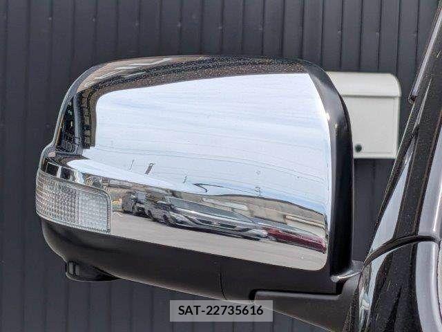 Nissan NV350 Caravan 2017-07 7217894-26