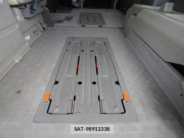 Nissan NV350 Caravan 2016-02 7216559-16